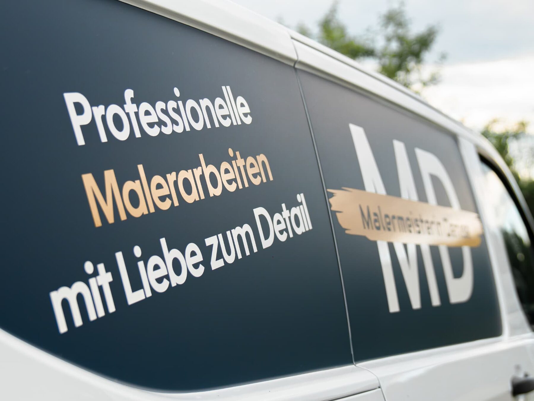 Fahrzeugbeschriftung: Professionelle Malerarbeiten mit Liebe zum Detail