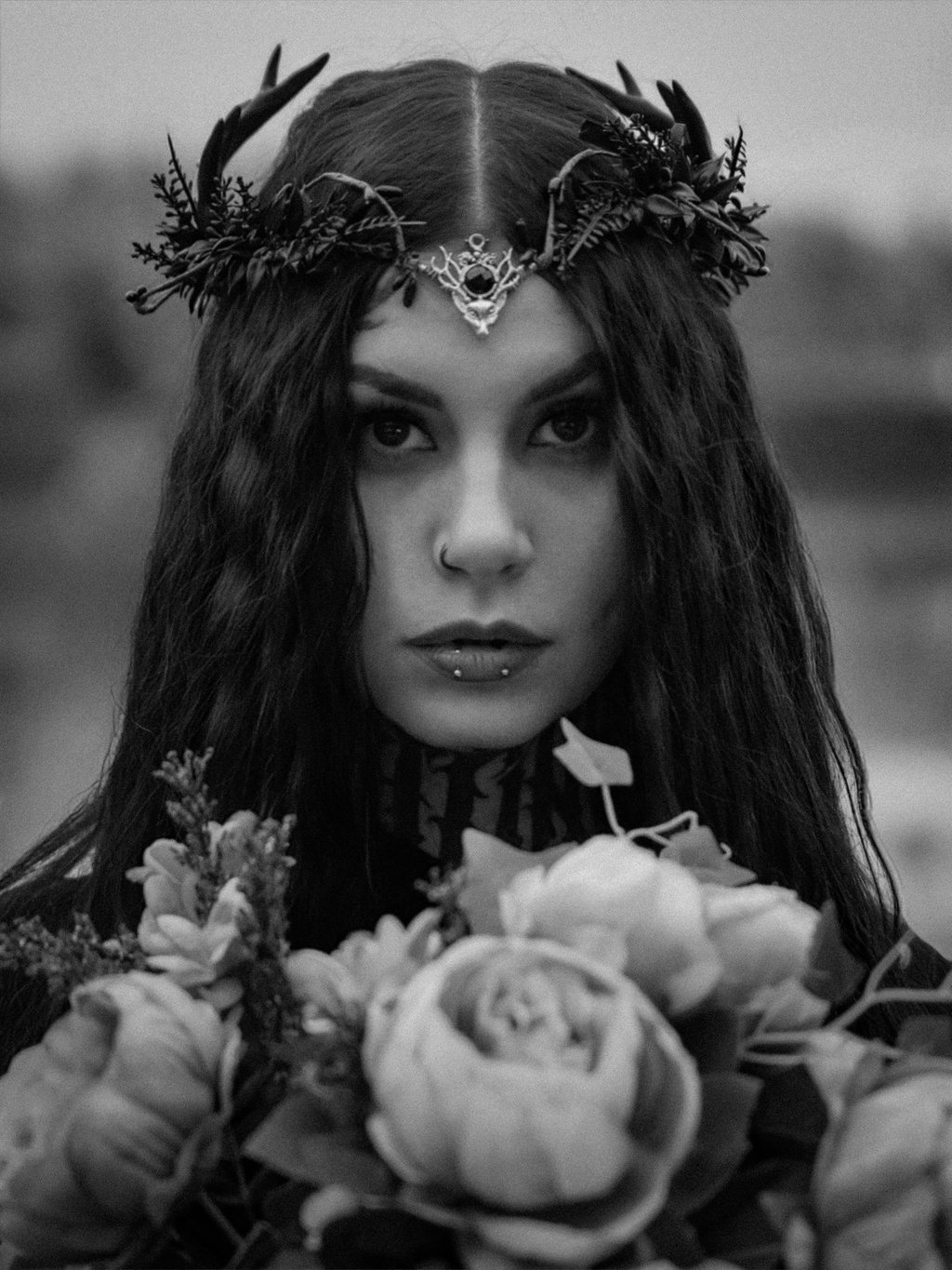 Kreatives Portrait mit Blumenkrone