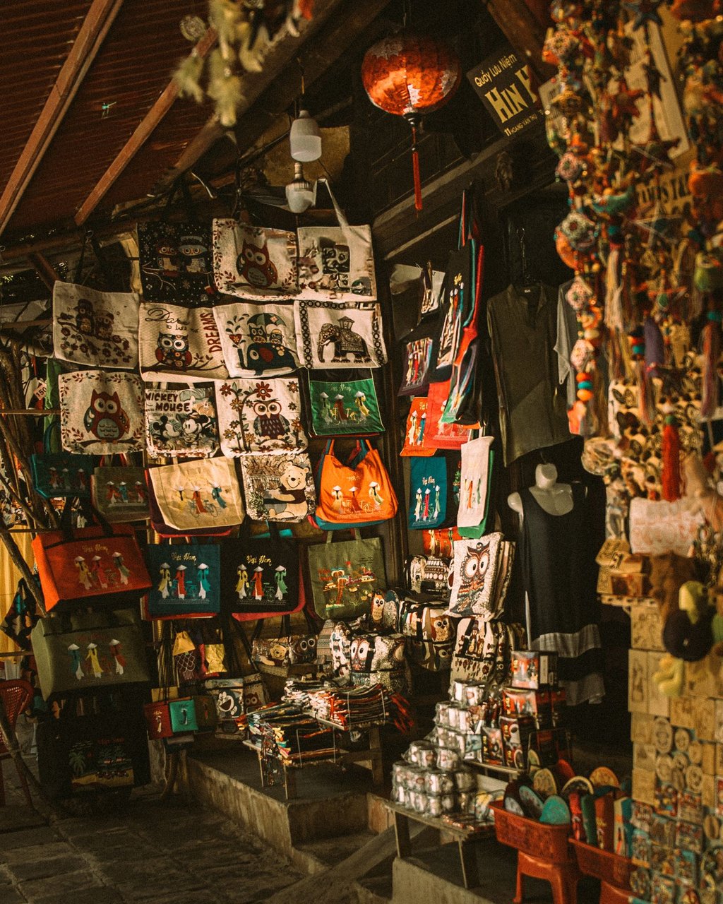 Marktstand mit Souvenirs